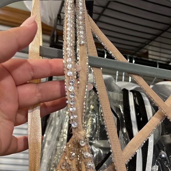 NWT Mac Duggal 93701 Embellished Plunge Neck Sleeveless Gown Size 6 - Picture 8 of 15